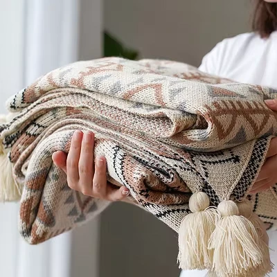 Tasseli boheemlaste tekid